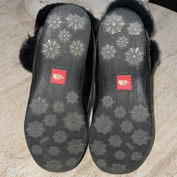 THE NORTH FACE BLACK SUEDE LEATHER INSULATED FAUX FUR WATERPROOF BOOT. Sz 7 - Picture 6 of 12